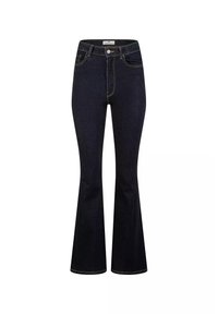 Ciemnoniebieskie dżinsy o wysokim stanie, lekko rozszerzające się na dole, z zapięciem na guzik i zamek błyskawiczny, oraz widocznym przeszyciem.