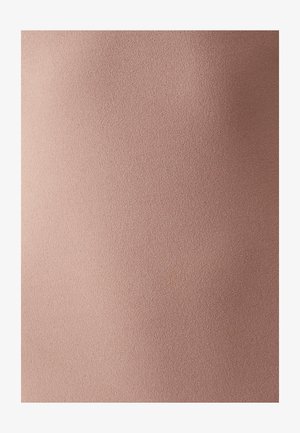 Tissu texturé dans une douce couleur rose pâle, présentant une finition lisse et mate ainsi qu'un tissage uniforme et subtil à travers l'ensemble.