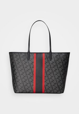 Sac fourre-tout noir avec motif monogramme RL gris et une bande noire verticale flanquée de deux bandes rouges au centre, doté de deux bretelles.