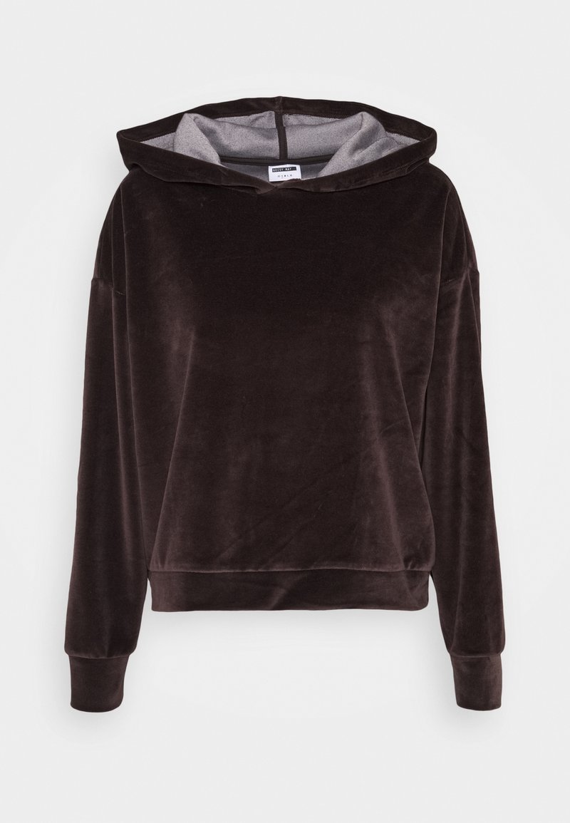 Hoodie in velluto marrone caratterizzato da una vestibilità relaxed, maniche lunghe, cappuccio con cordino e un morbido rivestimento interno grigio.