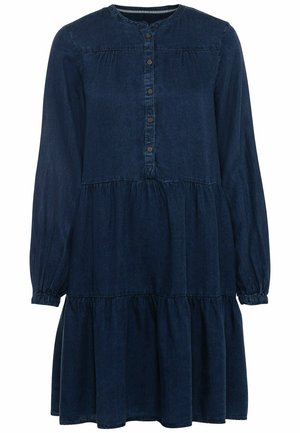 Mørk denimkjole med lange ærmer, rund halsudskæring, knaplukning og en tiered nederdel. Blød tekstur med en afslappet pasform.