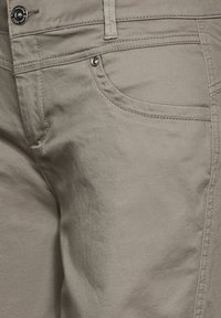 Street One BERMUDA - Shorts - braun