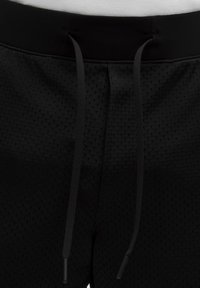 Unausgewählt, black black black