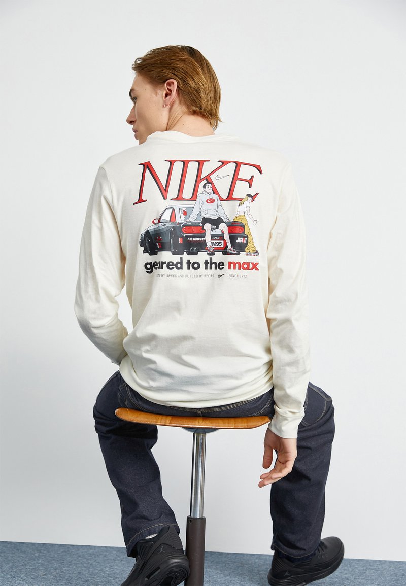 Maglietta Uomo Banksy Follow Your Dreams – T-Shirt Maniche Lunghe 100% Cotone
