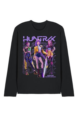 Schwarzes Langarmshirt mit drei animierten weiblichen Charakteren in bunten futuristischen Outfits und lila Text „HUNTRX“ und „KPOP DEMON HUNTERS“.