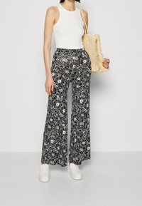 Anna Field Tygbyxor - black