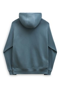 Sudadera con capucha en suave tela azul tenue. Cuenta con un bolsillo canguro y puños de canalé. Textura suave con detalles de costura mínimos.