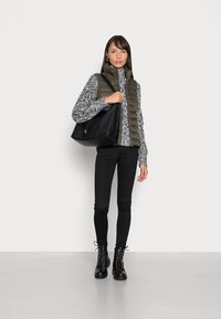 Marc O'Polo VEST STAND UP COLLAR FRONT ZIPPER - Colete - olive drab
