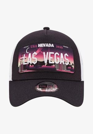 Schwarz-weiße verstellbare Kappe mit einem bunten Las Vegas Skyline-Patch, mit der Aufschrift "USA Nevada 1920" und großem "Las Vegas" Schriftzug.