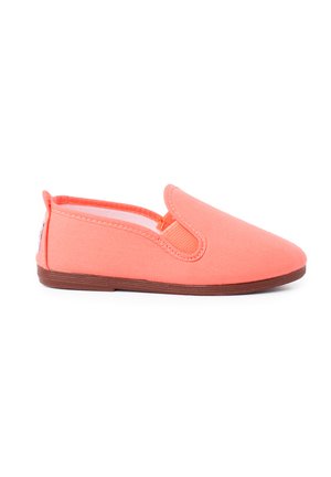 Jalga libistatavad jalanõud - coral