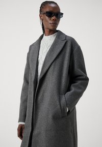 Vero Moda Tall VMFORTUNE LONG - Klasičan kaput - dark grey melange