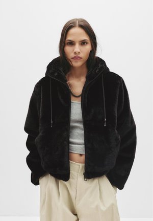 PULL&BEAR HOODED - Zimná bunda - black