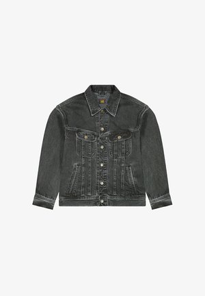 Zwarte spijkerjacket met knopen aan de voorkant, twee borstzakken met klep, zijzakken en kraag, met zichtbare stiksels en Lee merklabel.