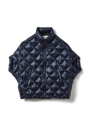 Marineblauwe doorgestikte opgevulde bodywarmer met een ritssluiting aan de voorkant, hoge kraag en korte, brede mouwen op een witte achtergrond.