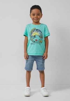 MIT SEITLICHEN SCHLITZEN AM SAUM - Print T-shirt - türkis