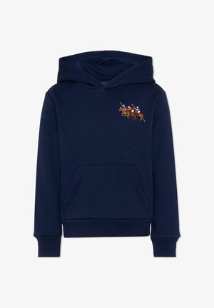 Sweat à capuche bleu marine avec poche avant et motif brodé représentant trois joueurs de polo à cheval en mouvement sur le côté gauche de la poitrine.