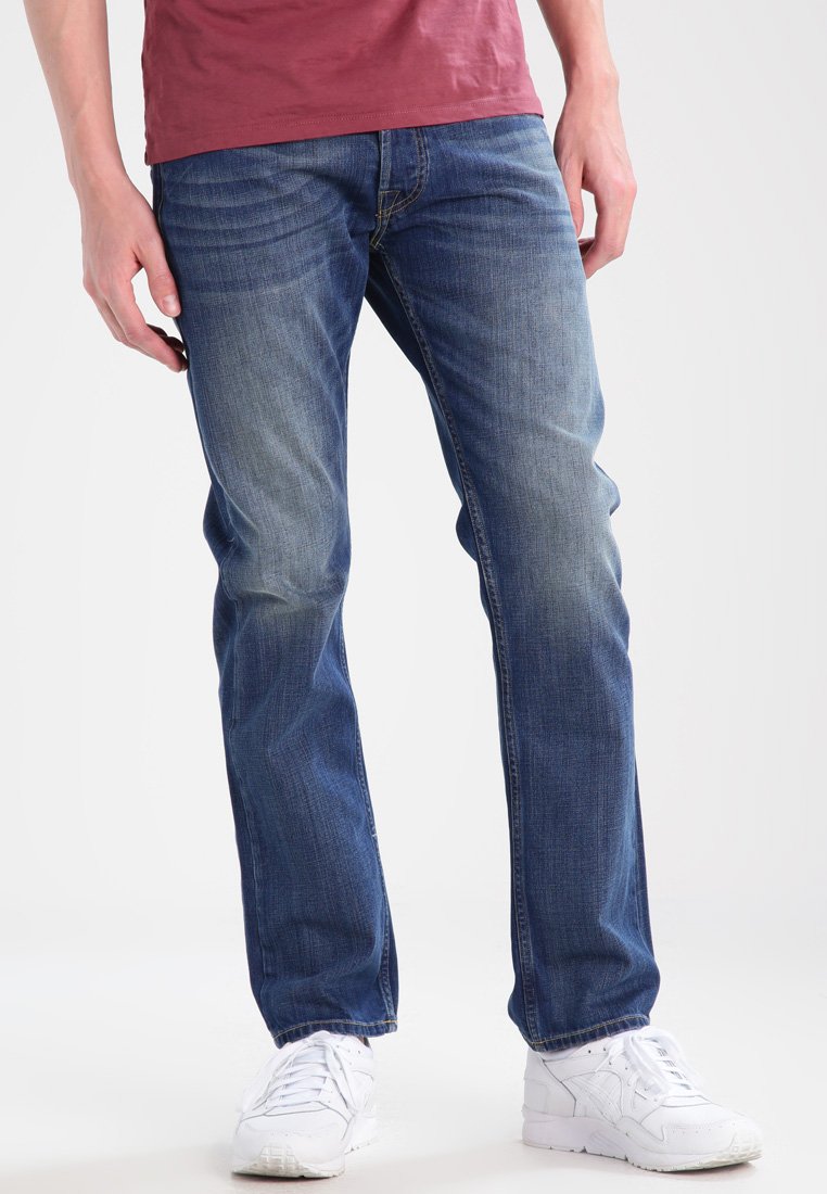 tapered fit jeans