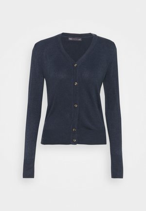 Navyblauwe cardigan met een v-hals, lange mouwen en zes goudkleurige knopen aan de voorkant. Zachte textuur met een aansluitend ontwerp.