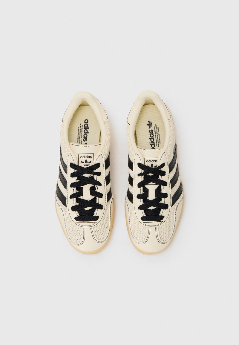 adidas Originals GAZELLE UNISEX - Trainers - cream white/core black/magic  beige/white - Zalando.ie