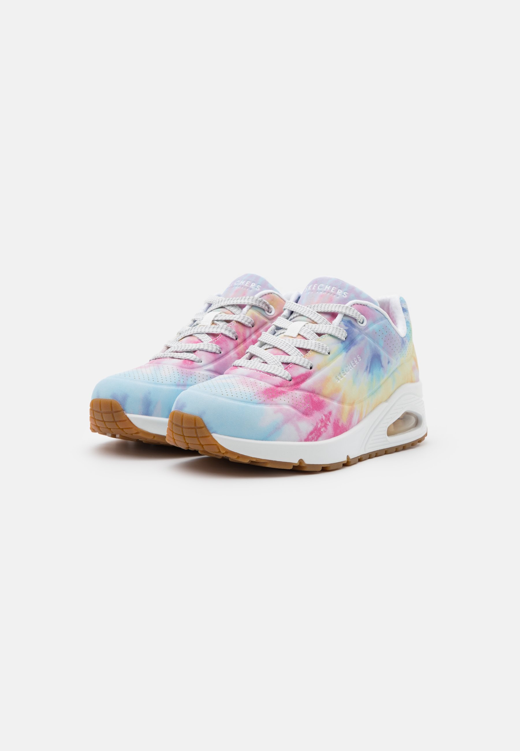 nike running quest 3 sneakers in off white