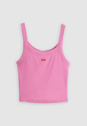 Rosa ribbet tank topp med tynne skulderstropper, med en liten rød Levi's-logo nær halsen, laget av en elastisk bomullsblanding.