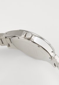 Thumbnail Image 3