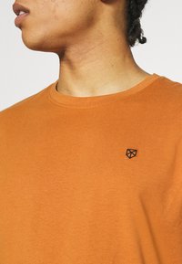 Jack & Jones PREMIUM JPRBRODY TEE CREW 5 PACK - T-shirt básica - multi