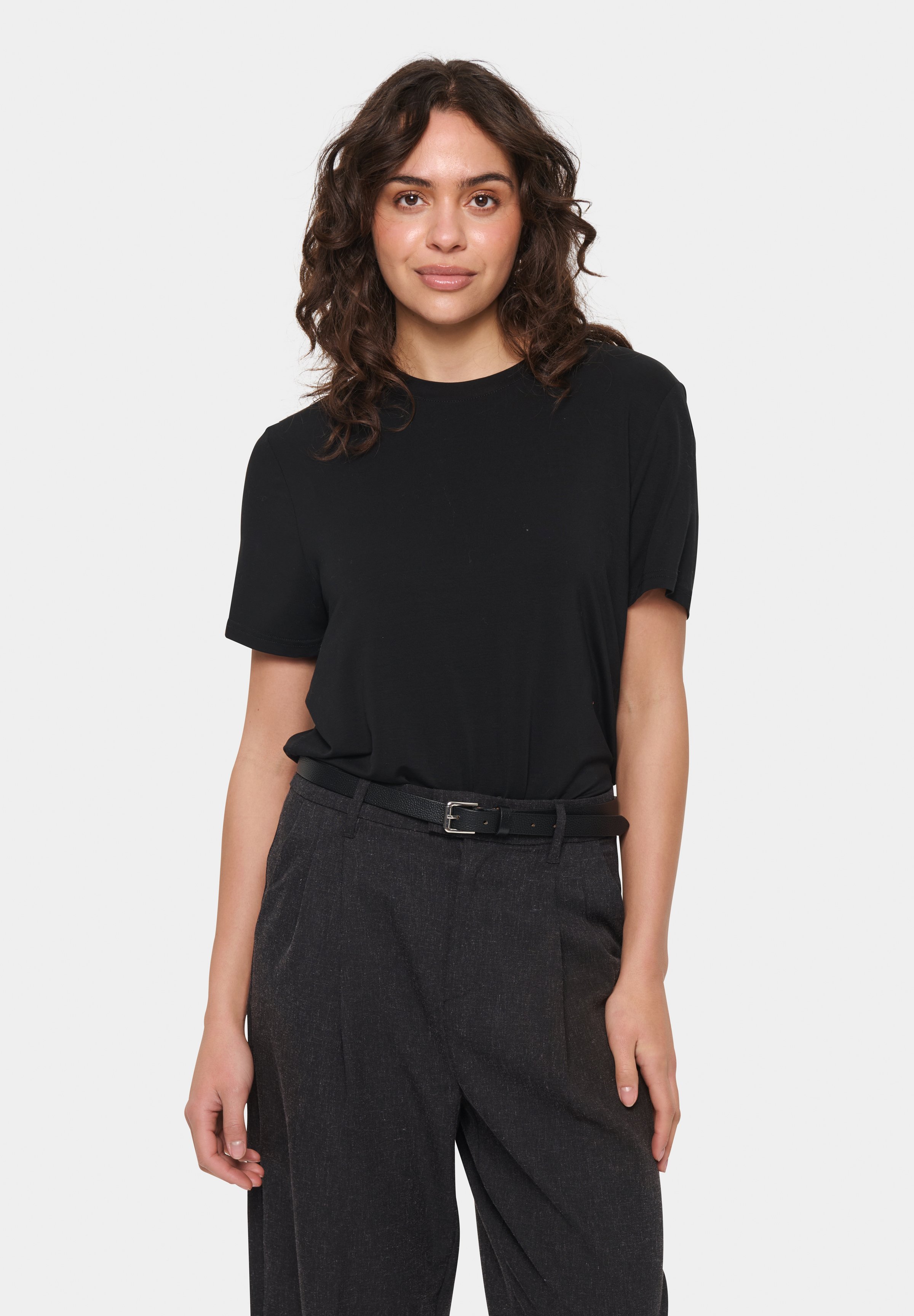 売れ筋商品|||サントロペ Tシャツ レディース トップス ADELIASZ REGULAR  - Basic T-shirt - black Saint Tropez ADELIASZ REGULAR - Basic T-shirt - black - Zalando