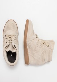 Pavement VIBE 2 - Høye joggesko - beige