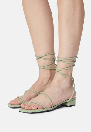 VEGAN SHAHI - Sandalias de dedo - green dusty light