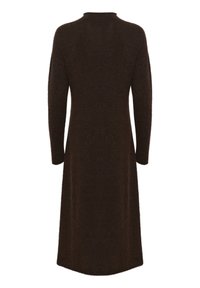 Braunes langärmliges Kleid mit hohem Kragen, gefertigt aus weichem Material. Verfügt über eine gerade Silhouette und einen knielangen, A-Linien-Schnitt.