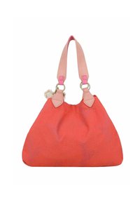 Sac à main en tissu rouge avec des anses en cuir rose et des finitions en métal argenté ; présente un motif discret et un design froncé en haut.