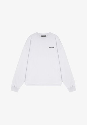 Jasnoszary długi rękaw bluza z okrągłym dekoltem, opuszczonymi ramionami i małym czarnym logo "PEGAIOR" na piersi.