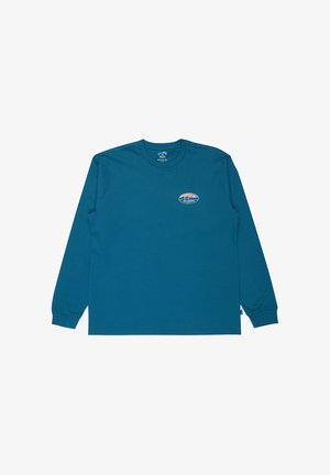 Camisola de manga longa em teal, com decote arredondado e pequeno logótipo da Billabong que apresenta ondas e um pôr do sol no lado esquerdo do peito.