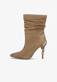 Sélectionné, Camel