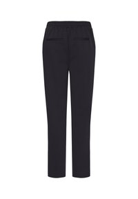 Pantalon noir à jambe droite vu de dos, avec une ceinture élastique et deux poches passepoilées horizontales près du haut.