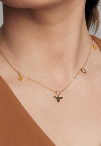 YES  PSZCZOŁA - QUEEN B złoty