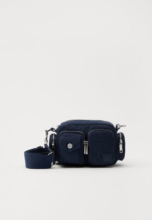 POCKET - Axelremsväska - blau denim