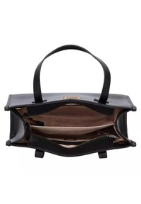 Sac à main en cuir noir à texture lisse, doté de deux anses supérieures, de ferrures dorées et d'un intérieur spacieux avec compartiments zippés.