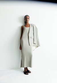 Thumbnail Image 5