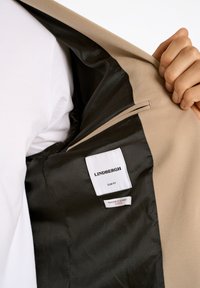 Lindbergh SUPERFLEX SET - Anzug - lt sand