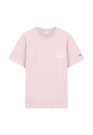 Camiseta de algodón rosa claro de manga corta con cuello redondo. Pequeño texto con logo blanco en el pecho y parche del logo en la manga.