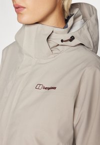 Berghaus HILLWALKER - Hardshell bunda - taupe