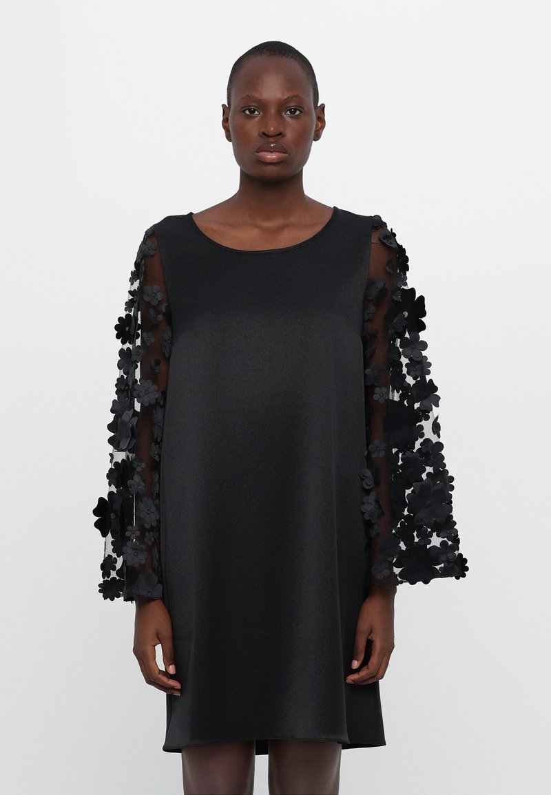 Ida Sjöstedt - GENIE DRESS - Juhlamekko - black, Suurenna