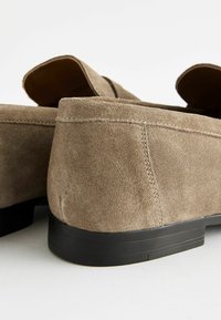 Next Belebújós cipők - taupe brown