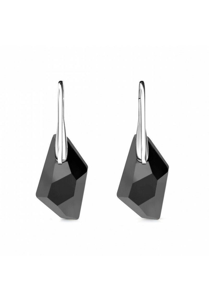 Orecchini geometrici neri con design sfaccettato, ganci in tono argento e finitura lucida. La forma ricorda diamanti allungati o esagoni.