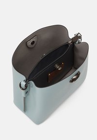 COACH WILLOW BUCKET BAG IN COLORBLOCK - Mala de mão - aqua multi