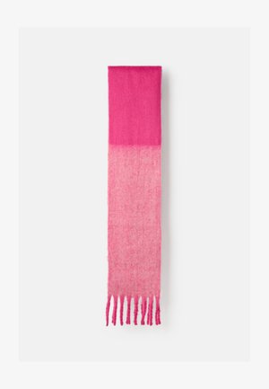 Bufanda de lana con un degradado de rosa oscuro a rosa claro, con puntas redondeadas, textura suave y forma rectangular.