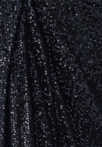 Unselected, black