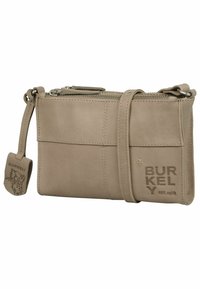 Beige læder crossbody taske med lynlåslukning, der har præget logo, syede detaljer og et aftageligt mærke. Kompakt og rektangulær form.